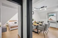 Self-check-in apartment with high-speed WiFi and free parking in the city center