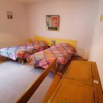 Maison Familiale Dans un Écrin de Verdure Hotels in Clugnat