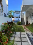 Happy House - With beautiful pool & 1 minute walk to amazing Blue Bay beach