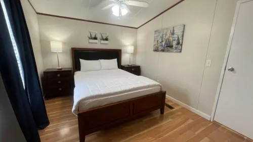 Cozy 3-bedroom mobile home. Ideal for boating & jetski enthusiast.