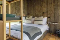 Luxurious Cabin at Thursford Castle, immersed in North Norfolk countryside. Fakenham otelleri
