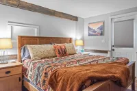 4 Seasons of Fun, Ellicottville house that sleeps 16!