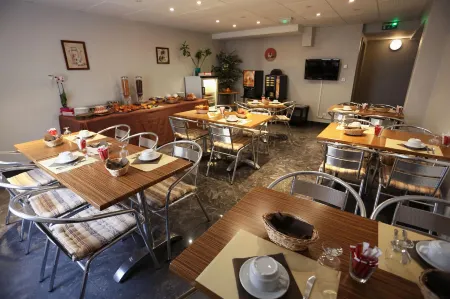 Residhotel Mulhouse Centre Отели рядом с достопримечательностью «Cité de l'Automobile»