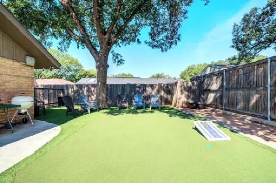 THE 806 - Sleeps 14+ - Perfect for BIG Groups