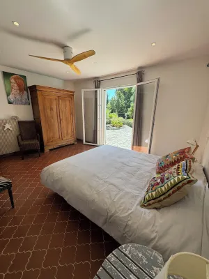 Authentic Provencal farmhouse in a private residence Ô'Zen附近的飯店