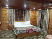 4 Bedroom Cottage by SILVERMOON HOMESTAY SHIMLA | NEAR FAGU - KUFRI