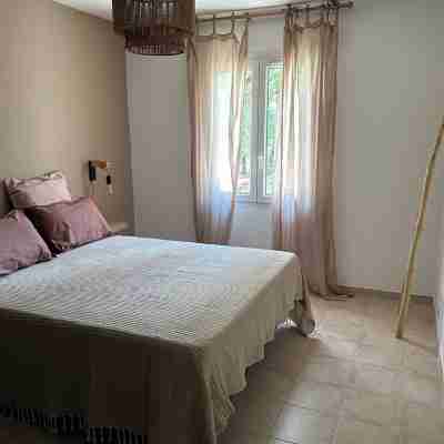 Sous les Oliviers, Villa 6 Personnes Tranquille, Climatisée, Piscine Privée Rooms