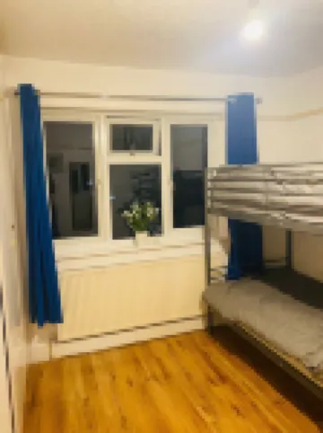 Cosy Double room - 2 guests -Close to central London-5minsHarrow and Wealdstone