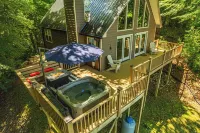 Stunning View! Hot Tub, Grill, Fire Table, Wi-Fi!
