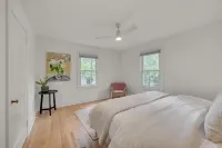 Ideally Located Modern Sanctuary - Brand New! Hotels in Carrboro