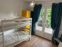 Charming house with garden and beach access 杜萊隆城堡住宿飯店