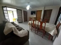 Spacious house 3 minutes from the beach Hotels in Itapoa