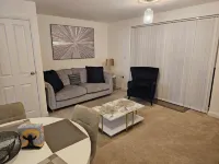 Charming & Spacious 3-Bed Family Home in Heart of Romsey Hotels in Romsey