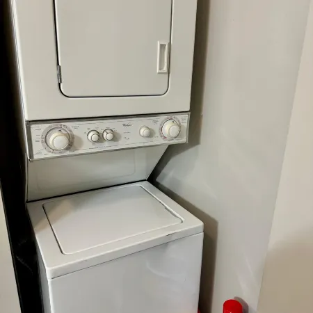 Top Rated - PRIME Location - Parking Free - CLEAN
