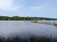 River Vibes Only - Golf Near By