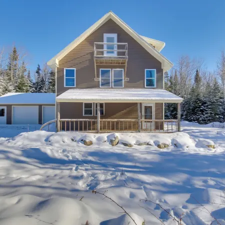 Rangeley Retreat Cabin-Style Home Lake Access