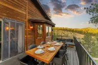 Downtown Bailey Mountain Escape with Sauna, Hot tub and Designated Game Room