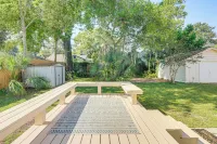 4 Mi to Dtwn Jacksonville: Chic Home w/ Porch!
