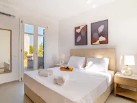 Sanders Paros Gardens - Smart 1-Bdr Apt w Patio