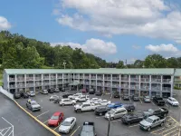 SureStay Hotel by Best Western Summersville - Bãi đậu xe