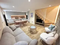 A setting of stone and history Hotels in Locronan