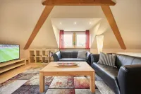 Large (100sqm) modern apartment with roof terrace