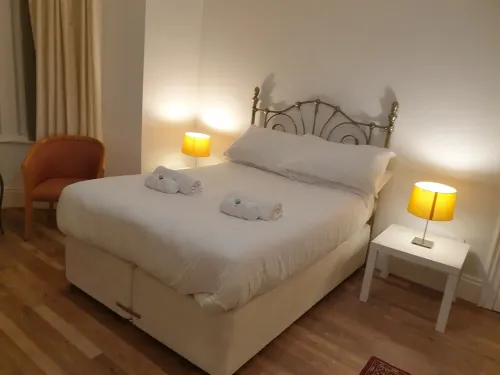 Cosy Flat for small family or working professionals.
