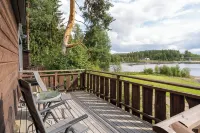 Private & Cozy Suite with lake views Hotels in Laukaa