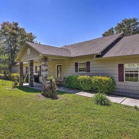 Fish, Kayak and More Lakefront Georgia Home
