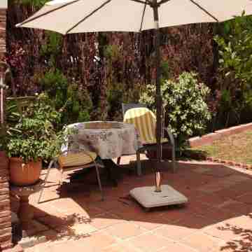 Quiet, cheerful apartment as the crow flies 300m from the beach Hotel Exterior