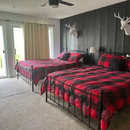 Family friendly townhouse minutes from Hunter Mountain!
