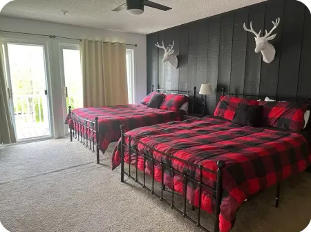 Family friendly townhouse minutes from Hunter Mountain! Отели рядом с достопримечательностью «Hunter Mountain NY Snow Tubing»