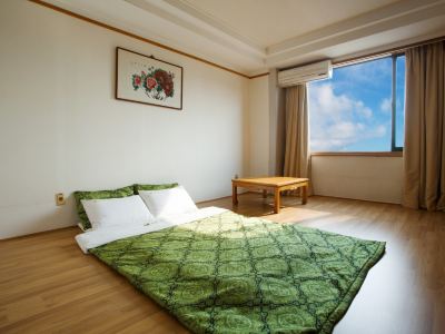Yakam Tourist Hongyumchon Hotel
