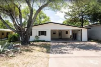 Open modern concept home with large backyard on Lake LBJ with Private Casita!