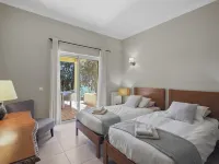 Perfect Beach & Golf Holiday Villa at Gramacho Golf Resort Carvoeiro, 4 bedrooms