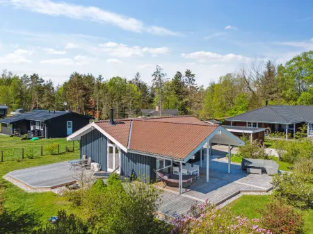 "Harald" - 300m from the Sea