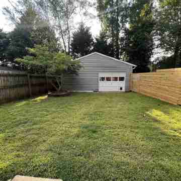 Charming 2-Bed, 2 Full Bath Lower Level Studio with WiFi, AC in Ardmore Hotel Exterior