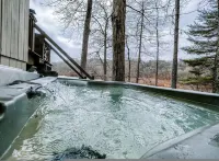 Lakefront Hot tub Amazing Views 35 min to Indy