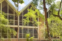 Newly Renovated Villa Steps From the Beach!