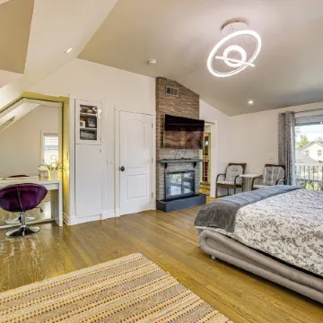 Near Yale & Lighthouse Point Beach: Home w/ Pool! Отели в г. Нью-Хейвен