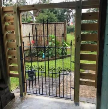 Emerald Mermaid cozy studio apt private beach access including parking & shower Hotels in Emerald Isle