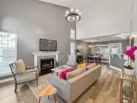 Paramour: huge yard home with ground floor bedroom 25 min to Charleston