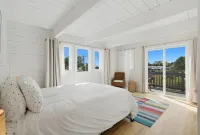 Large Home on Quiet Street Steps from Sunny Cove Beach, Private Pickleball Court Hotels in Twin Lakes