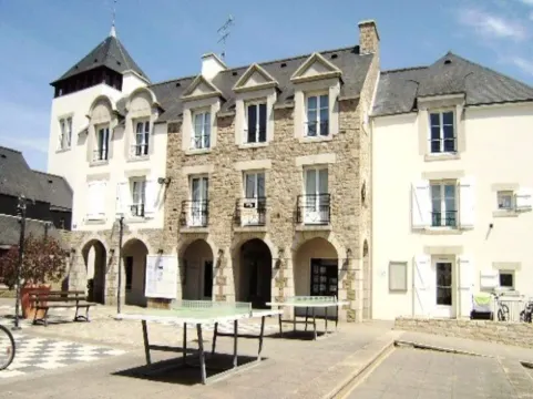 Apartments for 3 People