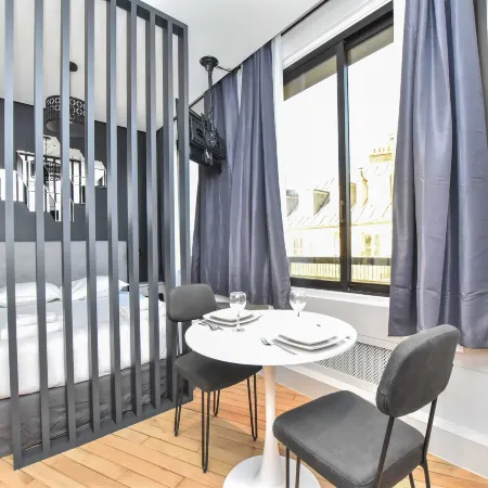 Chic studio w/ jacuzzi - 2P - near Palais Garnier