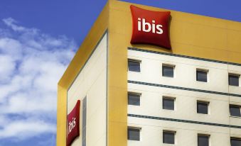 ibis Macae