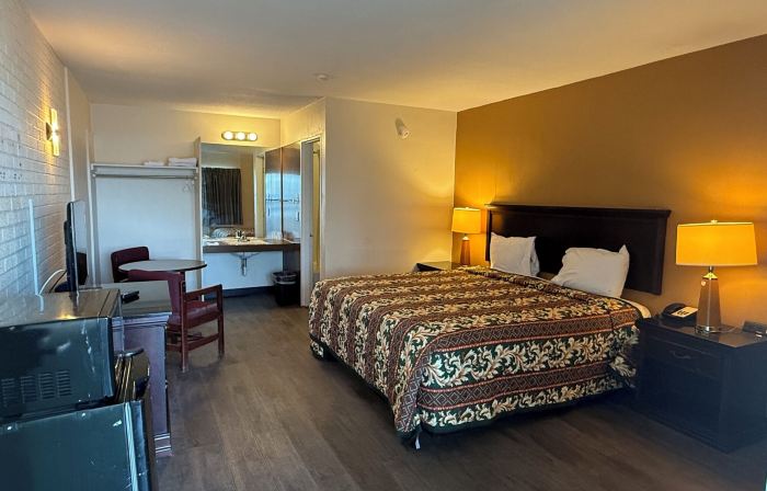 Economy Inn