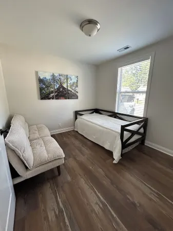 Charming 3-bedroom 5 min to Louisville close to Churchill Downs and expo center