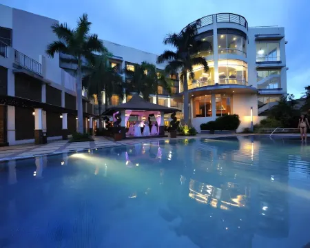 The Avenue Plaza Hotel Hoteles en Naga