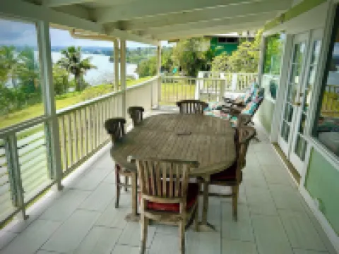 Stunning, Majestic, Oceanfront Location, with Stunning View and Air Conditioning